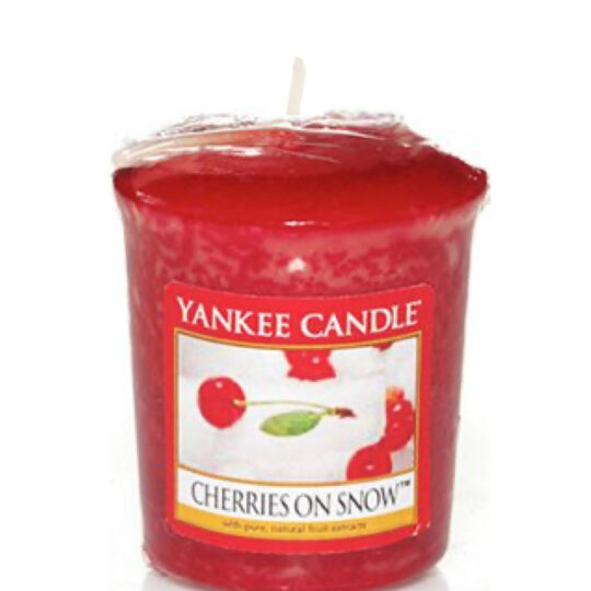 Cherries On Snow Votives by Yankee Candle - 1218459E
